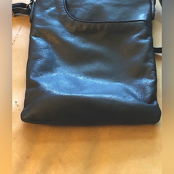 Margot N.Y. Black Leather Heritage Front Pocket Crossbody, Zip Close - Picture 4 of 12